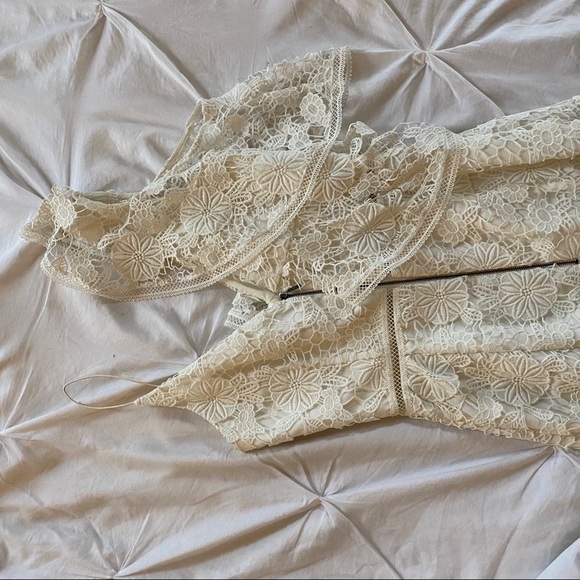 Keepsake White Floral Lace Maxi Dress Size Small - Picture 13 of 13